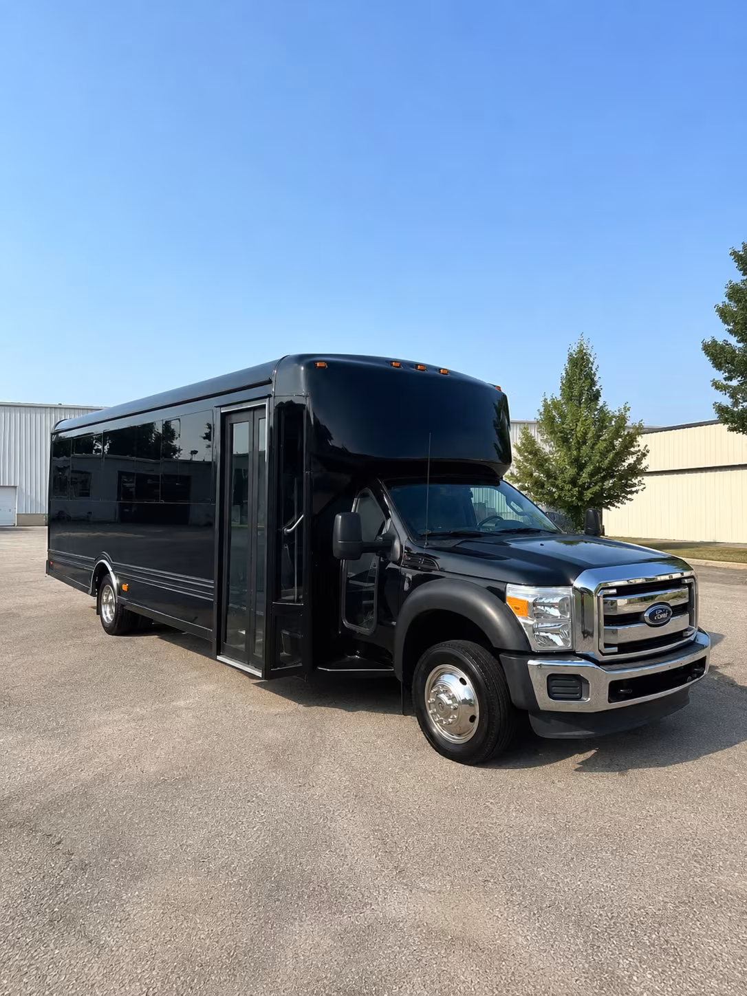 Ontario Birthday, Sweet 16, & Quinceañera Transportation party bus exterior