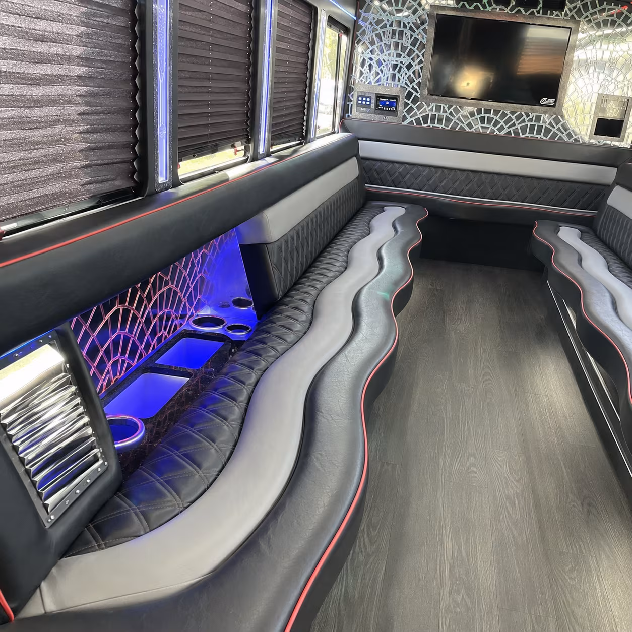 Ontario Winery Tour & Pub Crawl Transportation party bus exterior